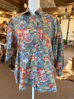 VTG Liz Wear button-down floral print blouse size women’s medium